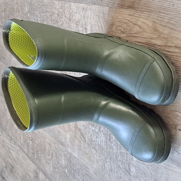 Women's Sorel Green Rain Boot size 9.5 - Picture 1 of 7